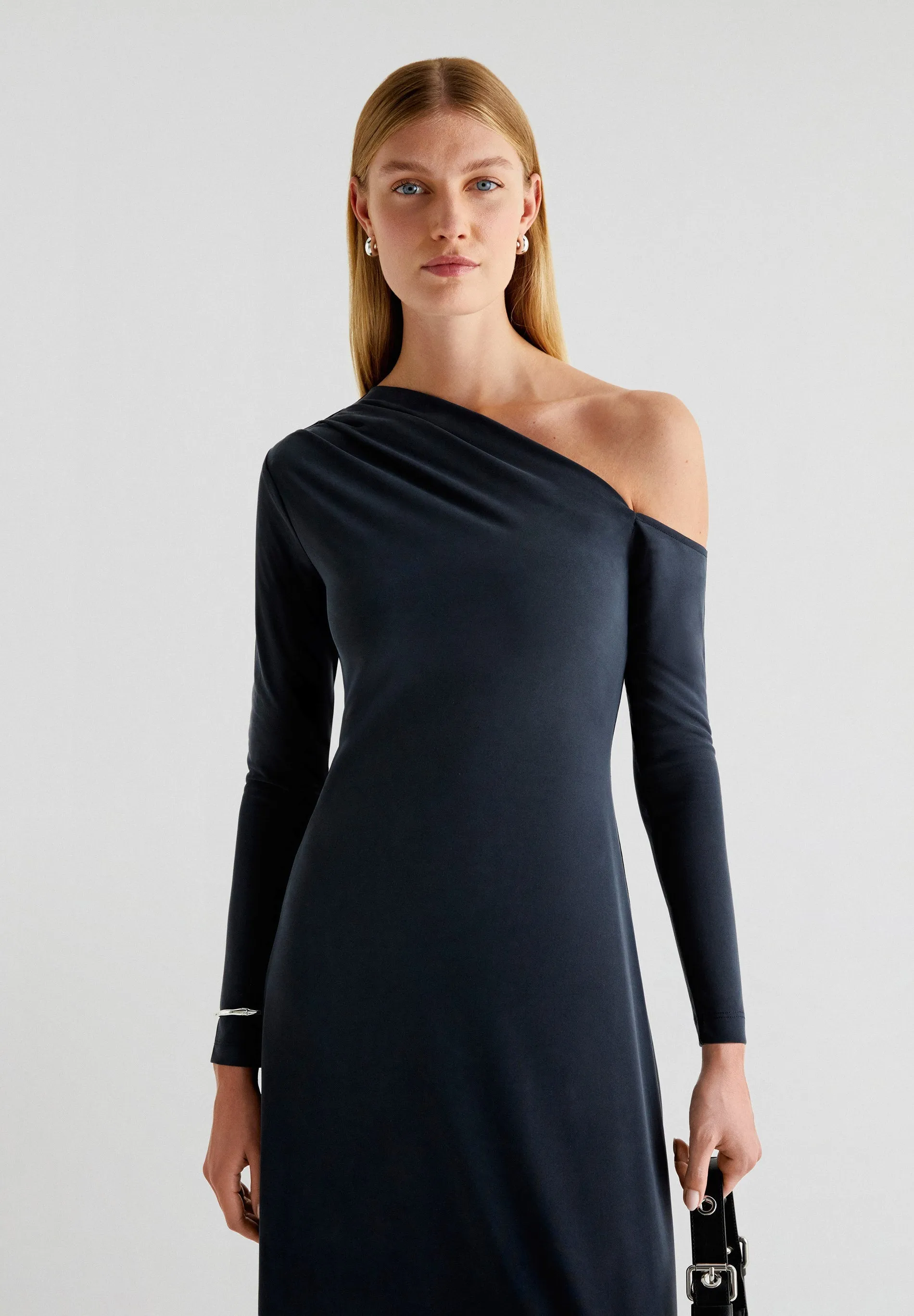 ASYMMETRIC NECKLINE DRESS