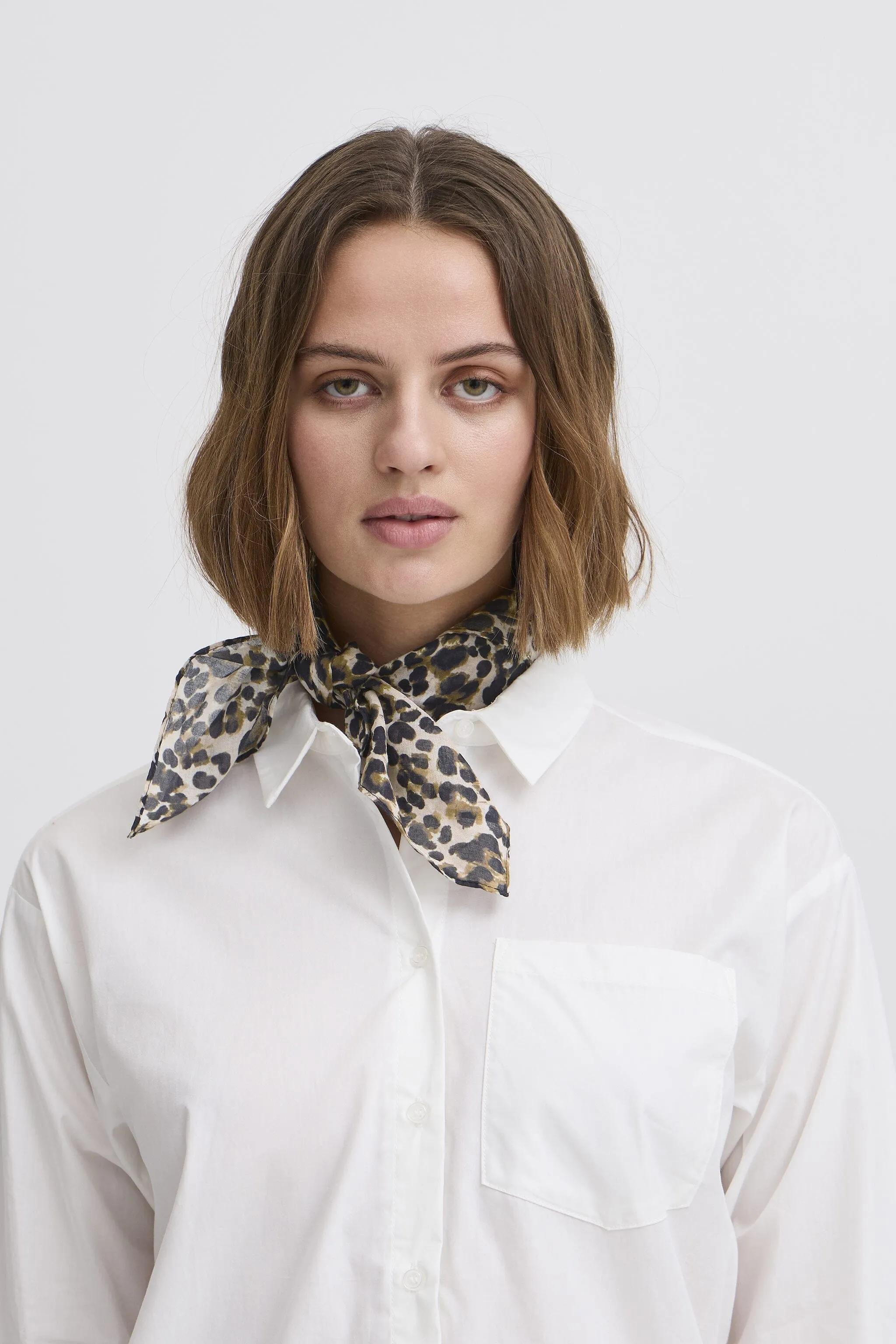 LEOPARD NECK SCARF