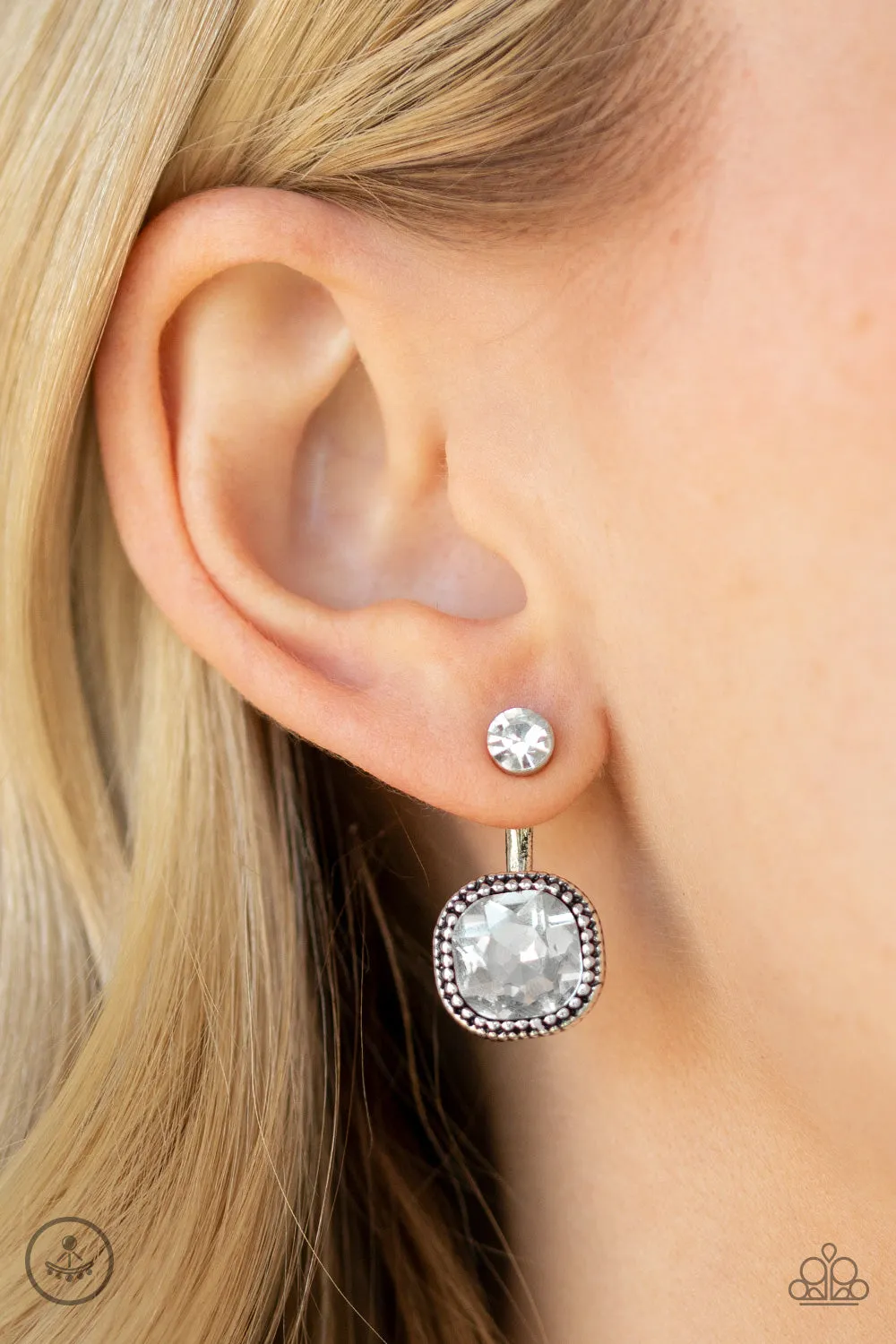 PAPARAZZI Celebrity Cache - White 501