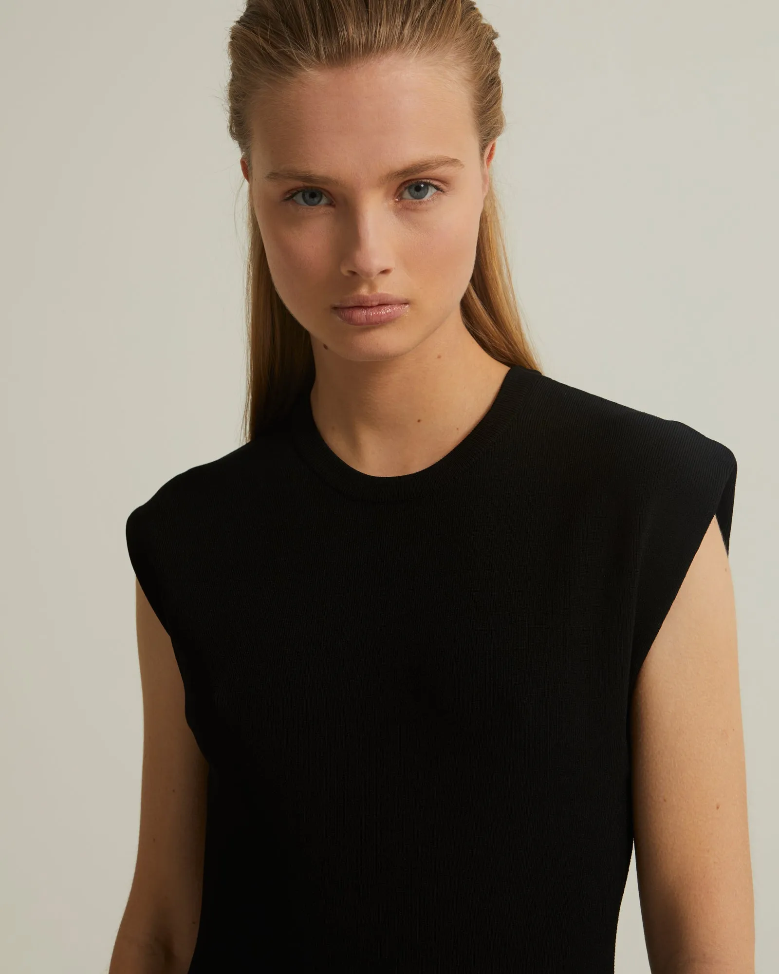 Sleeveless stretch knit mini dress - black