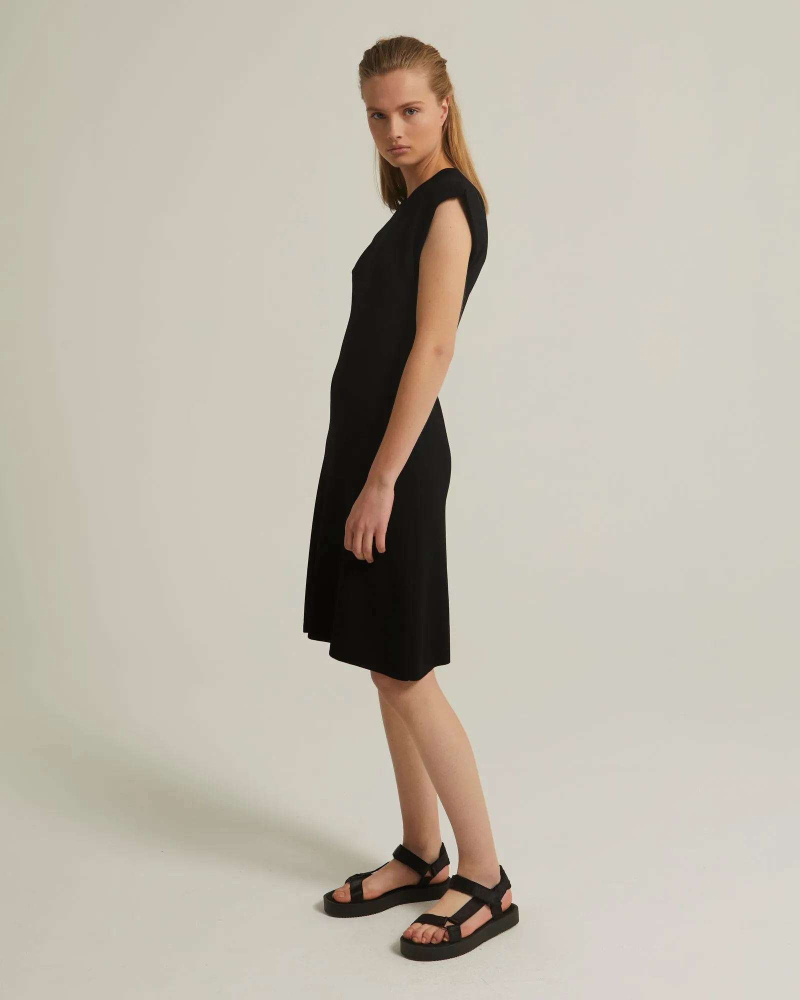 Sleeveless stretch knit mini dress - black